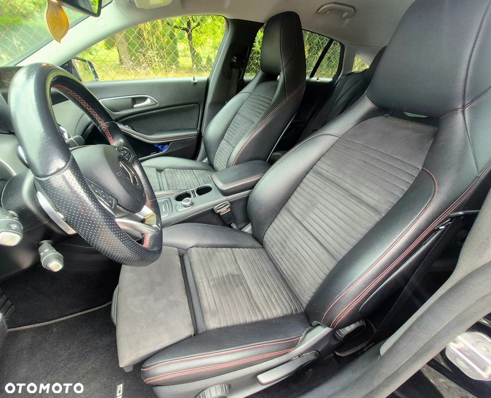 Mercedes-Benz CLA 180 7G-DCT AMG Line - 6
