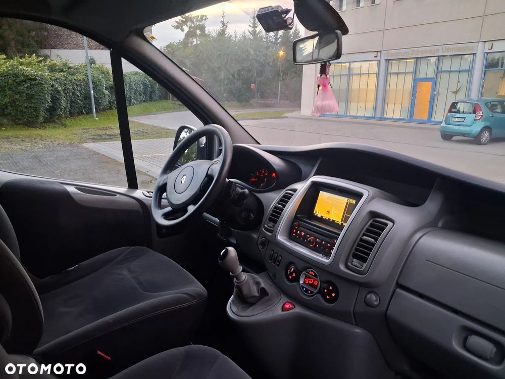 Renault Trafic Grand Passenger Black Edition - 32