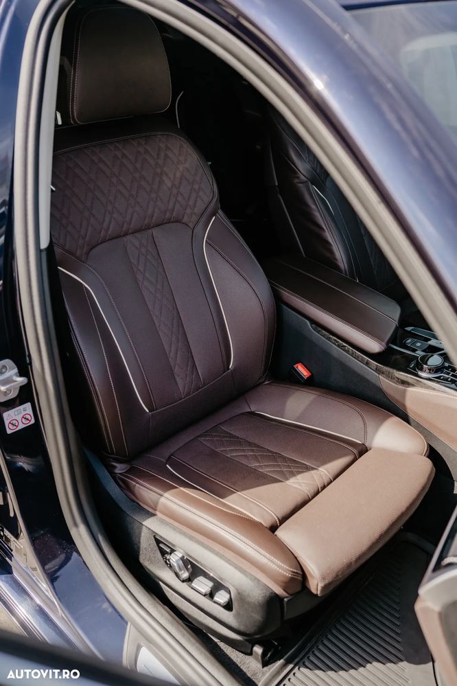 BMW Seria 5 540i xDrive AT - 14
