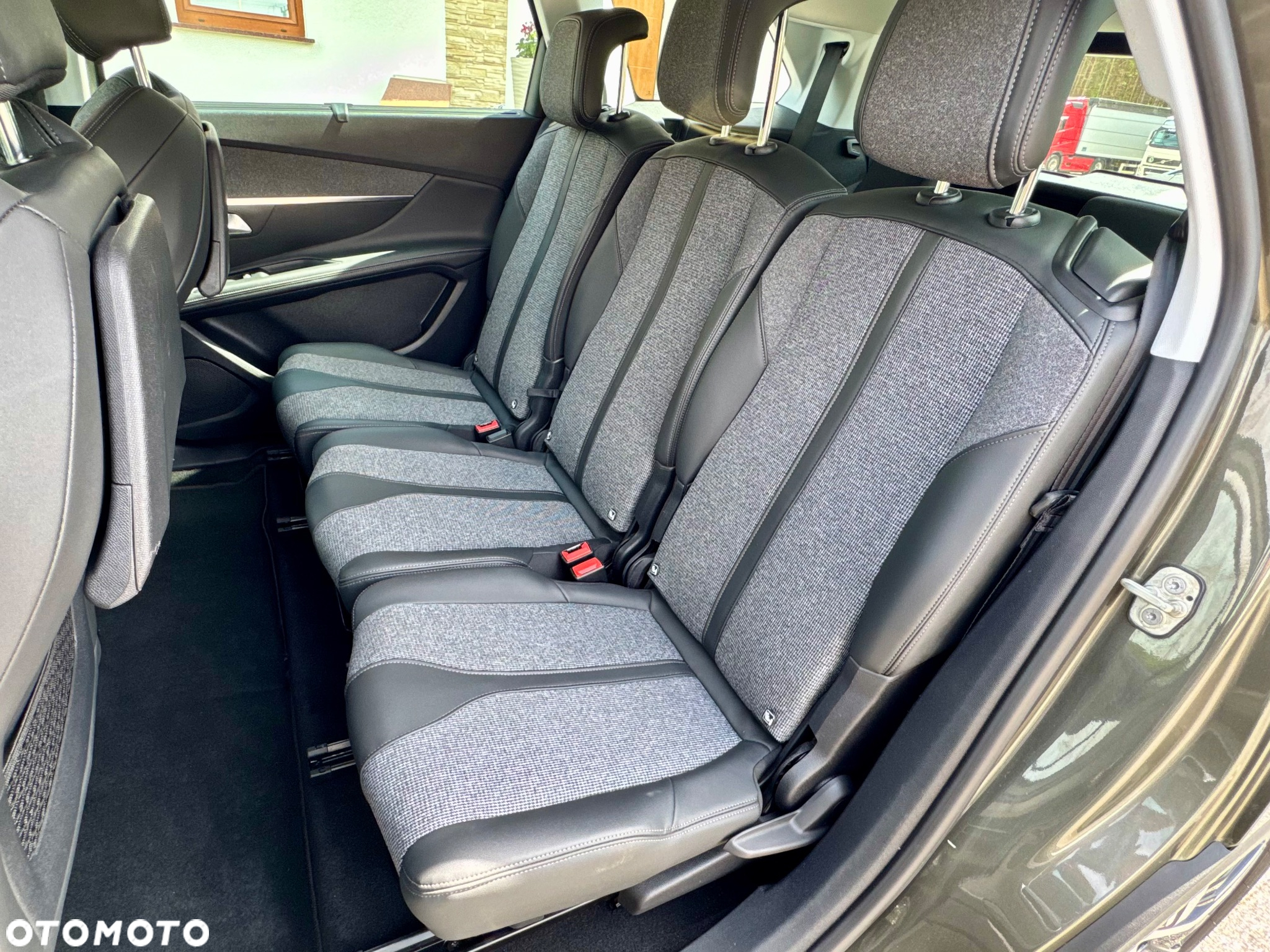 Peugeot 5008 1.5 BlueHDi Allure S&S EAT8 - 30