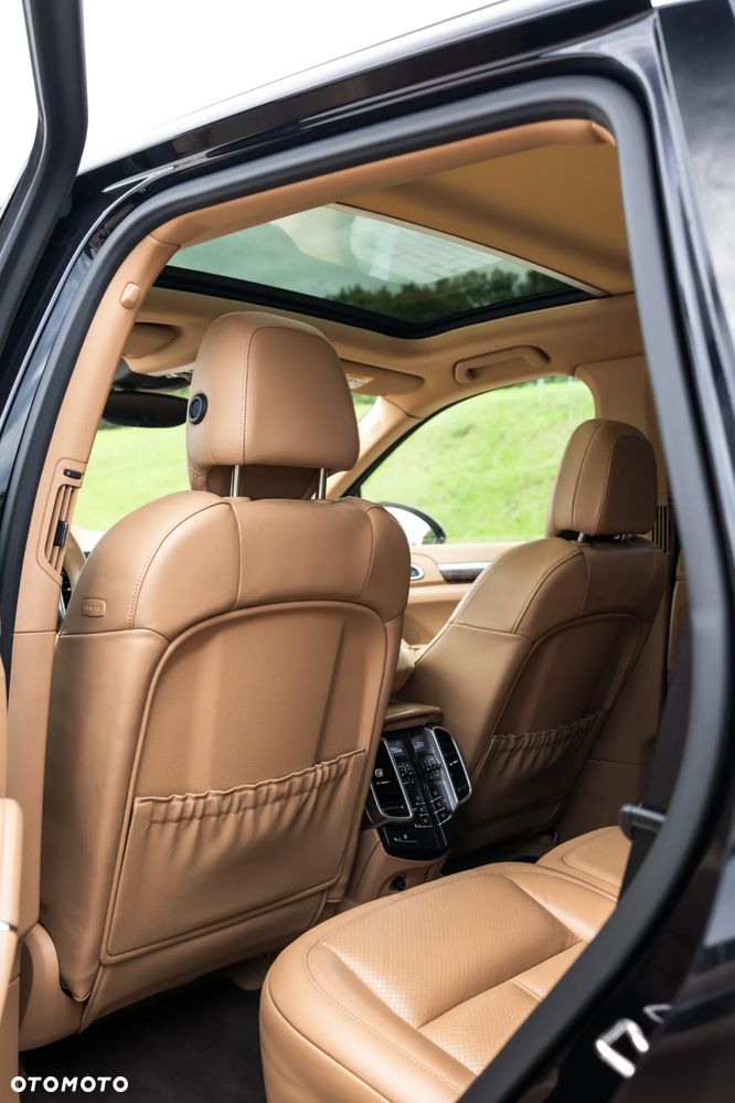 Porsche Cayenne S - 15