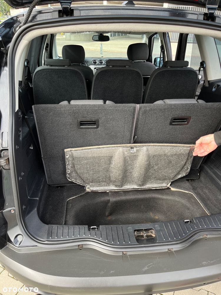Ford S-Max - 12