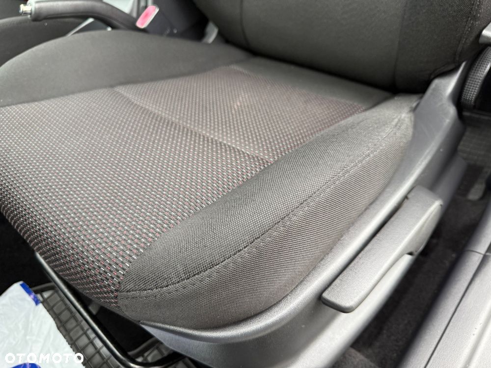 Hyundai i30 1.4 Comfort EU5 - 19