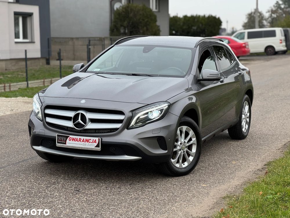 Mercedes-Benz GLA - 9