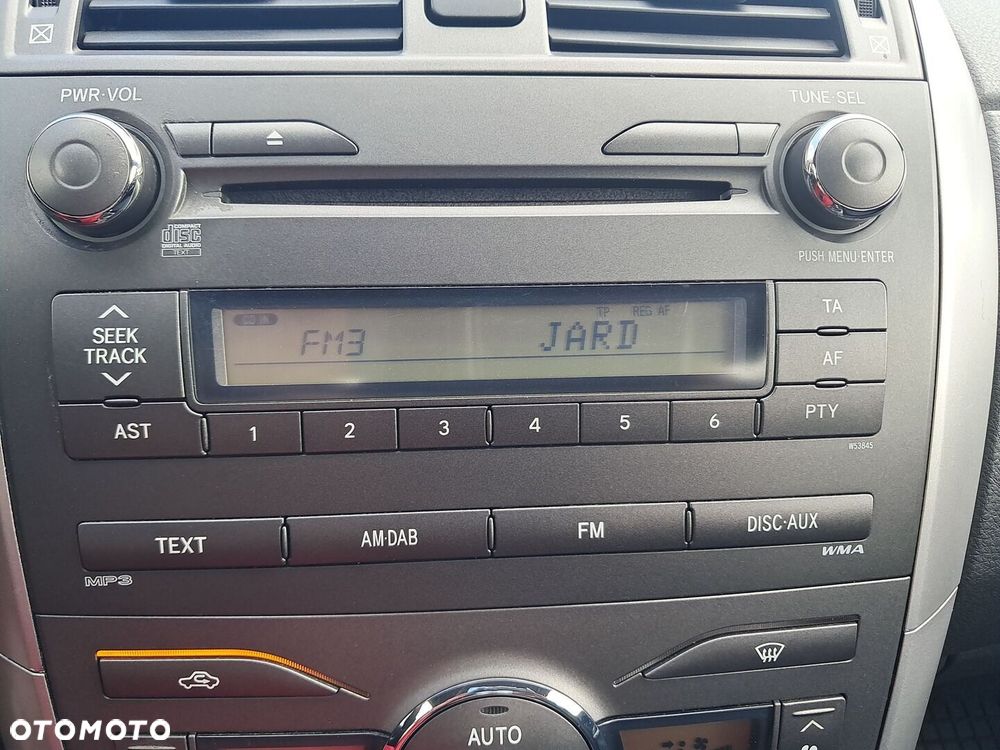 Toyota Corolla 1.6 Premium - 19