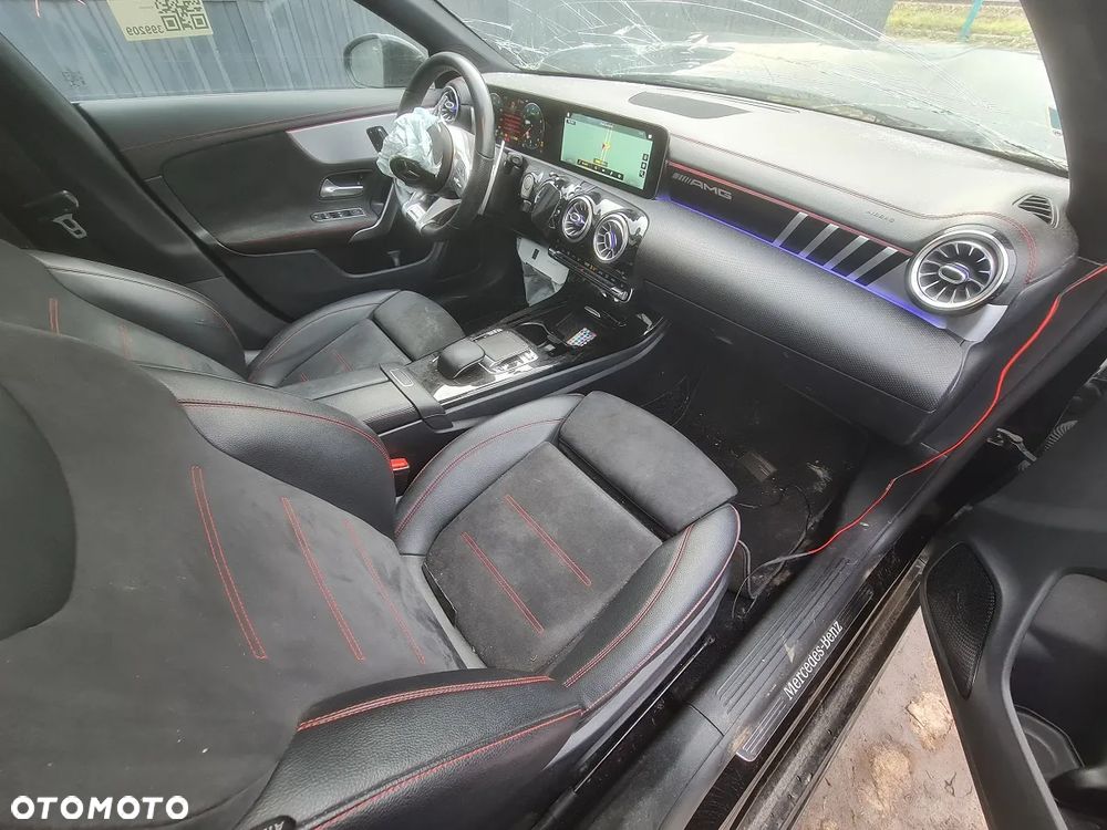 Mercedes-Benz CLA 200 7G-DCT AMG Line - 5