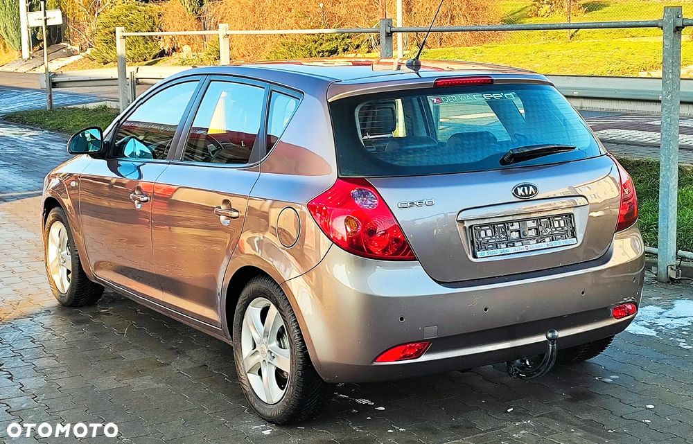 Kia Ceed 1.4 Comfort + - 12