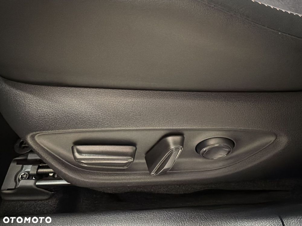 Lexus LBX 1.5 Hybrid Cool - 21