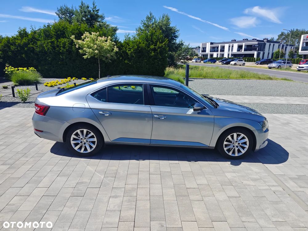 Skoda Superb 2.0 TDI Ambition DSG - 5