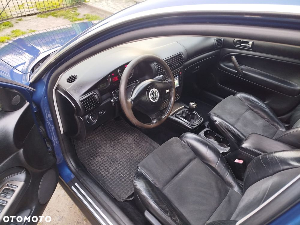 Volkswagen Passat - 13