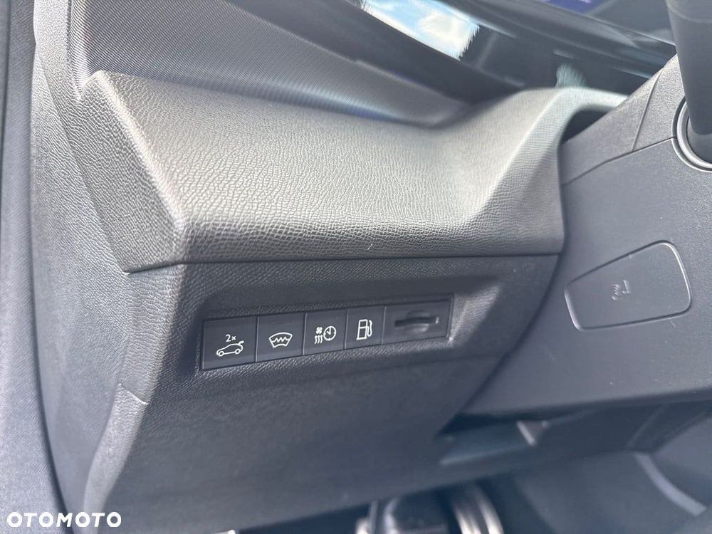 Peugeot 408 1.6 Plug-In Hybrid 225 GT EAT8 - 27