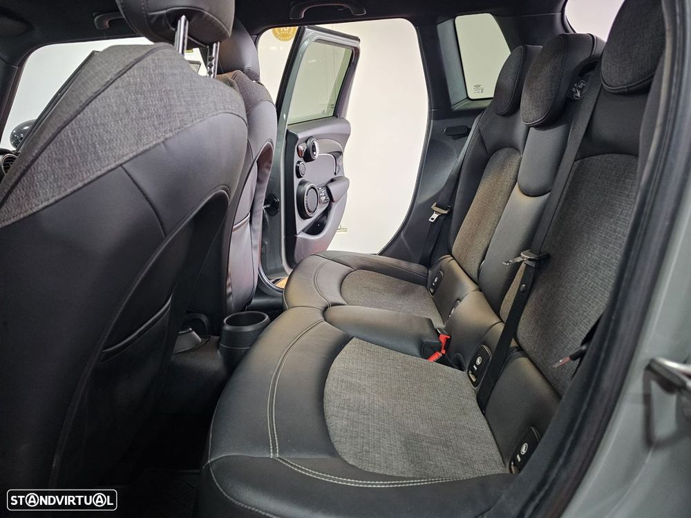 MINI 5 Portas Cooper SD Auto Desportiva - 13