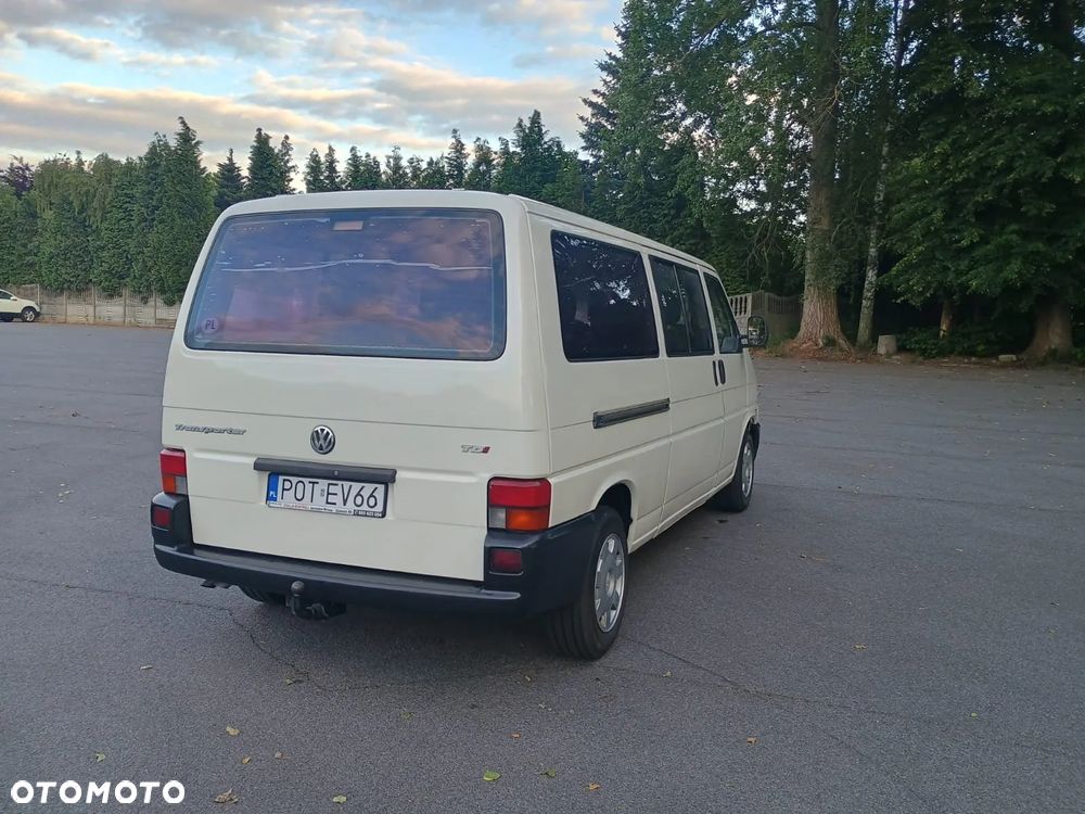 Volkswagen Caravelle - 6