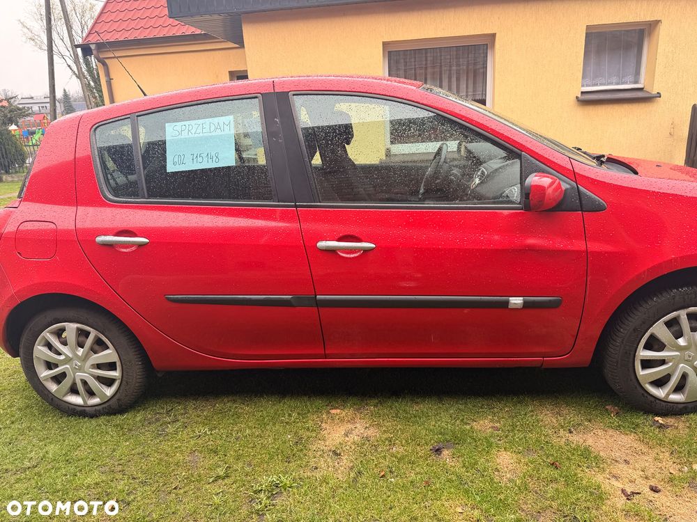 Renault Clio 1.2 16V 75 Expression - 9