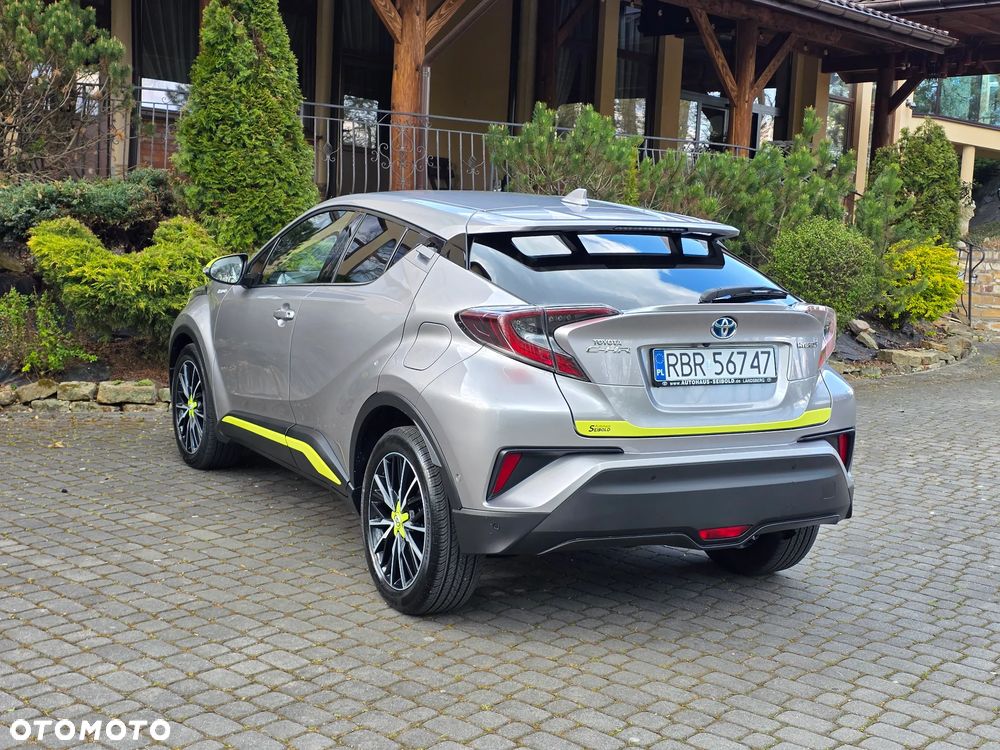 Toyota C-HR 1.8 Hybrid Neon Lime powered by JBL - 5