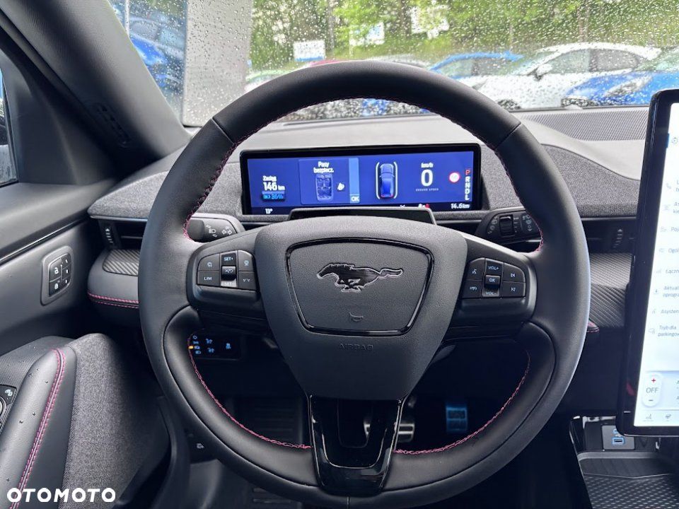 Ford Mustang Mach-E - 10