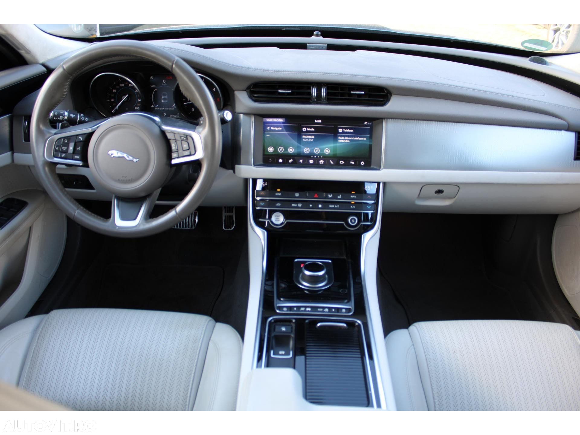 Jaguar XF 20d Aut. Prestige - 9