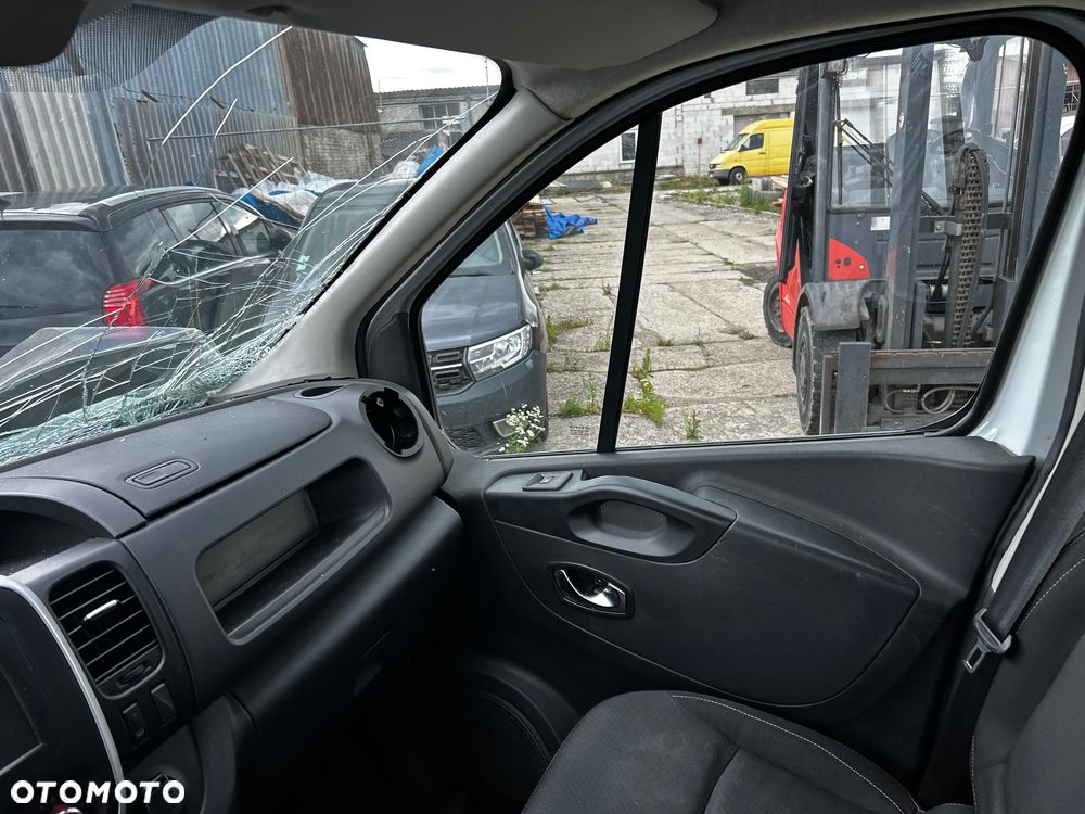 Renault TRAFIC - 24