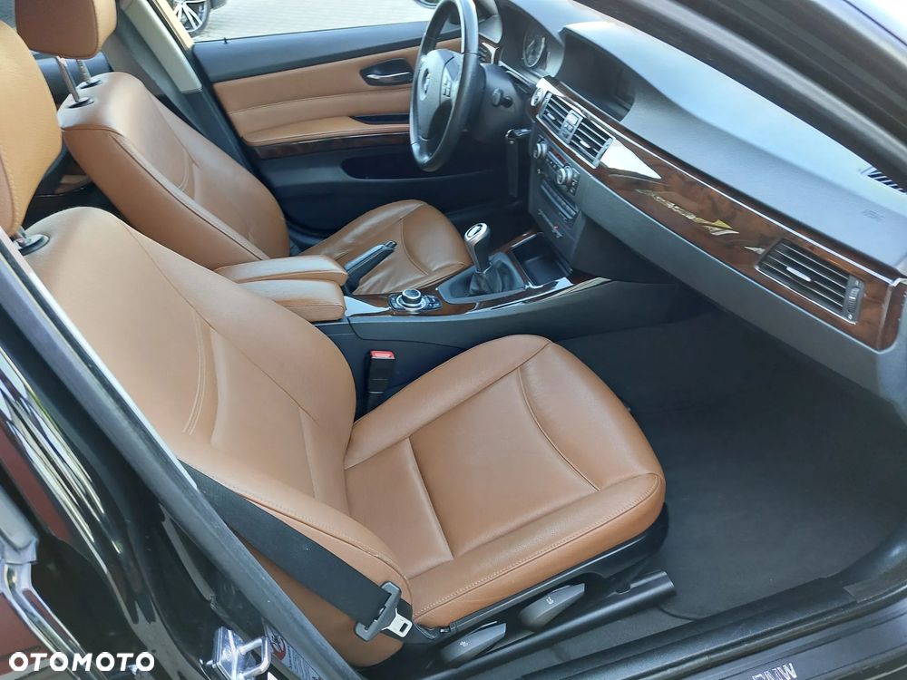 BMW Seria 3 320d - 14