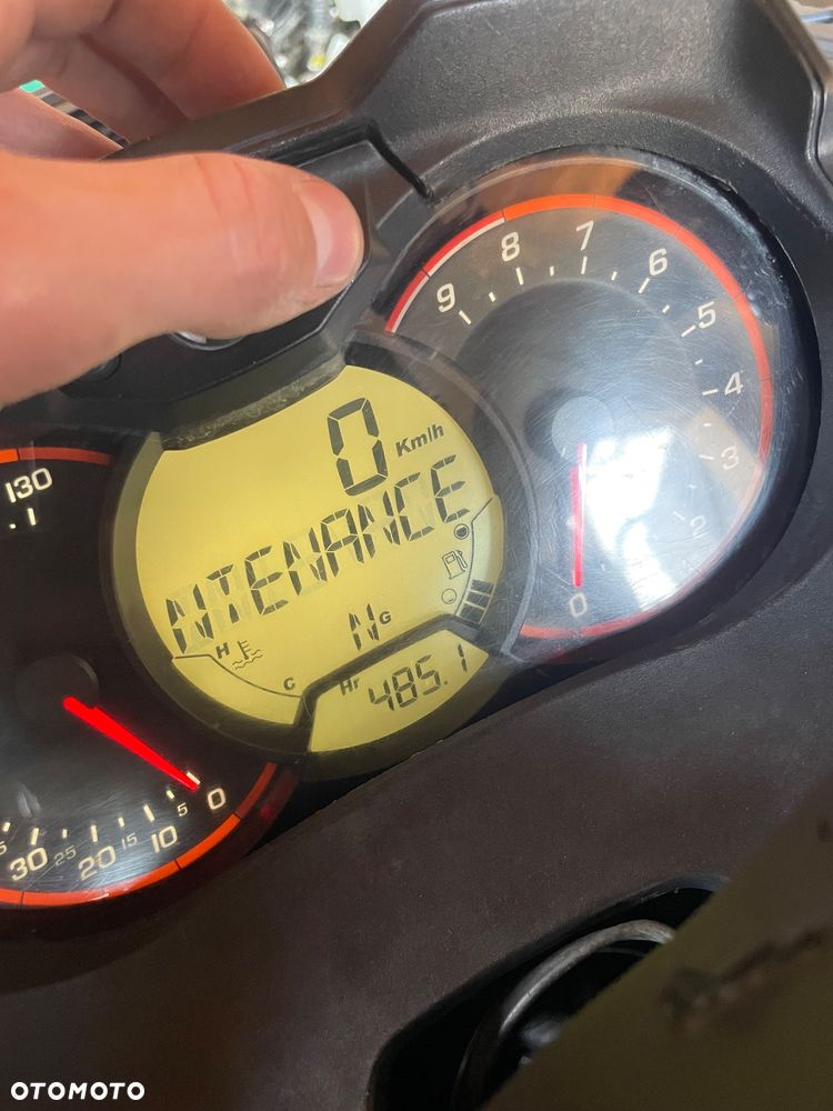 Can-Am Outlander - 8