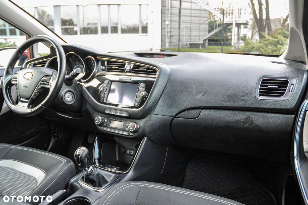 Kia Ceed 1.6 CRDi L - 10