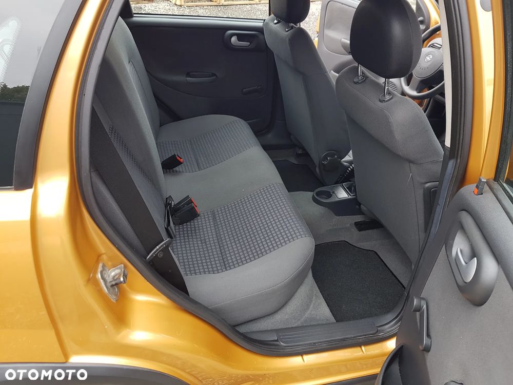 Opel Corsa 1.4 16V Enjoy - 15