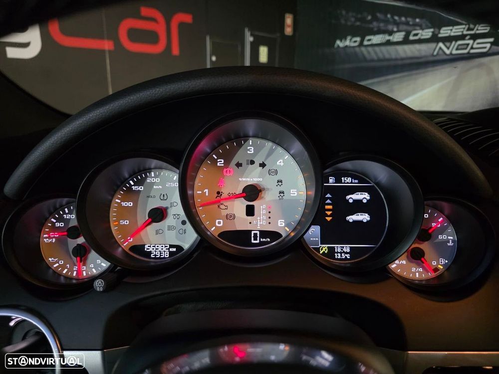 Porsche Cayenne Platinum Edition - 17