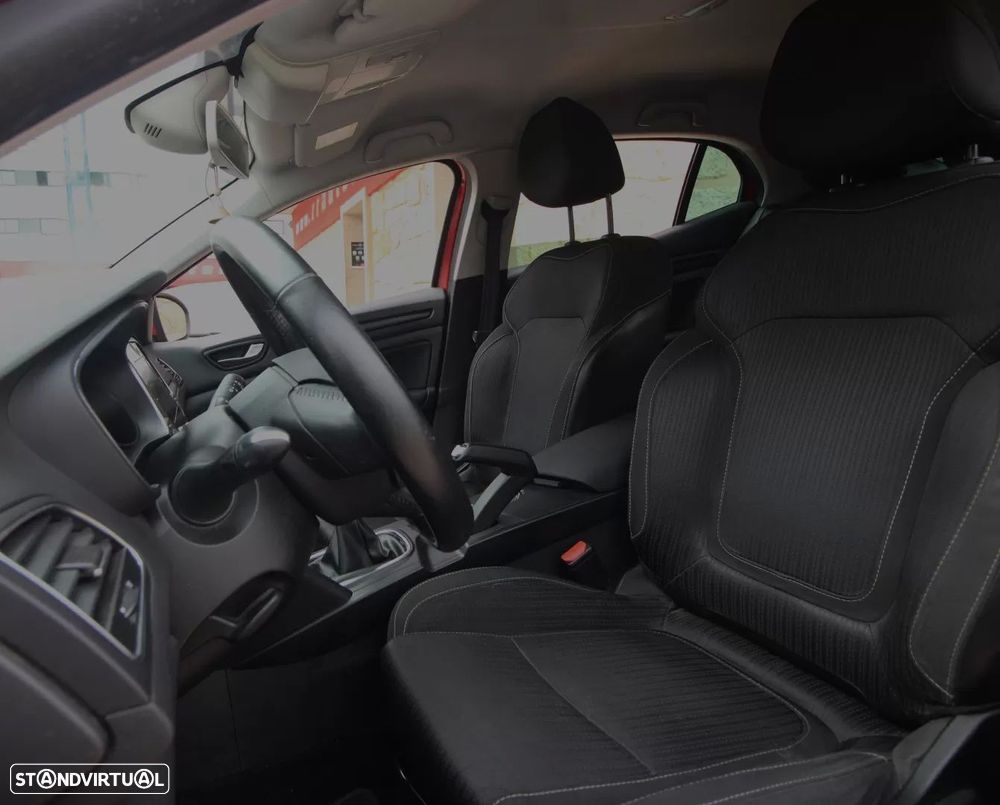 Renault Mégane ENERGY TCe 130 Start & Stop Paris - 5