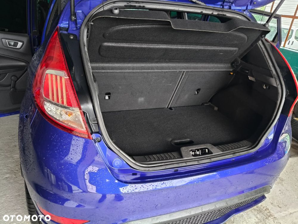 Ford Fiesta 1.6 EcoBoost ST - 11
