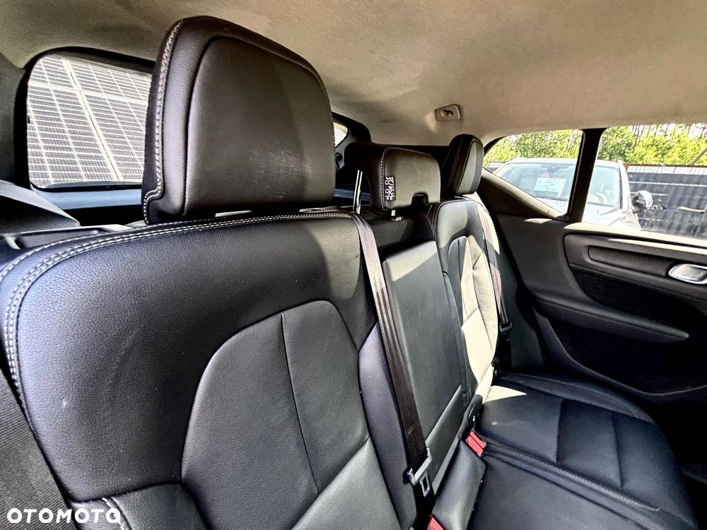 Volvo XC 40 T4 AWD Geartronic Momentum Pro - 16