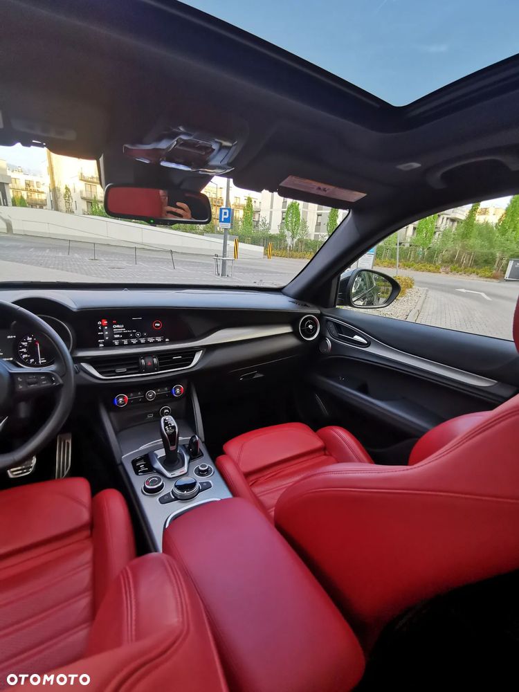Alfa Romeo Stelvio 2.0 Turbo 16V AT8-Q4 Veloce Ti - 12