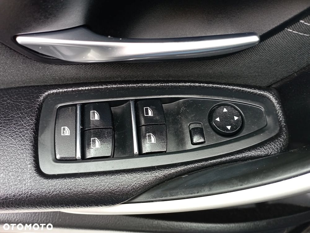 BMW Seria 3 318i - 21