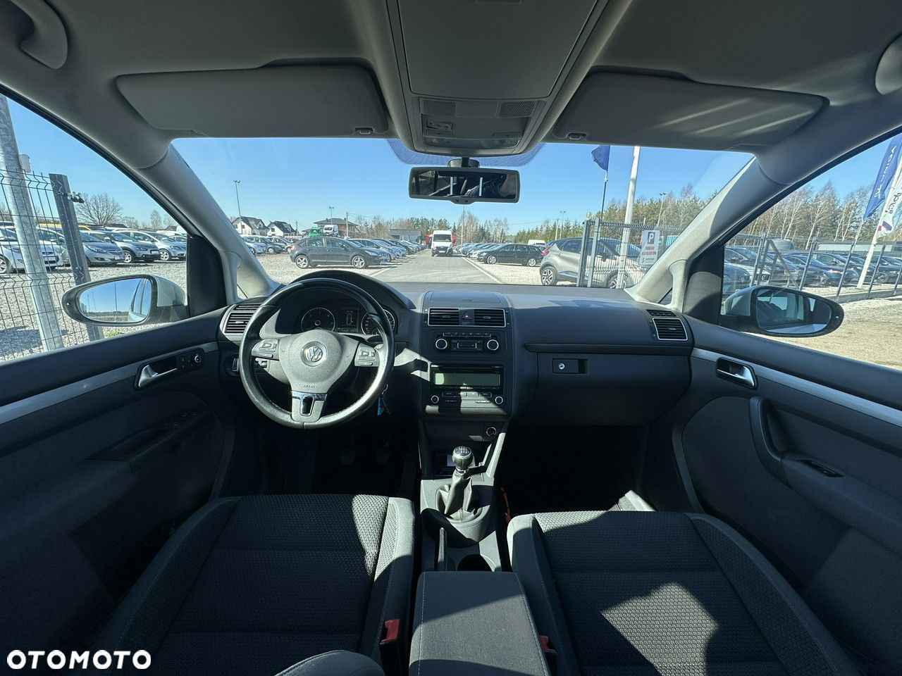 Volkswagen Touran - 10