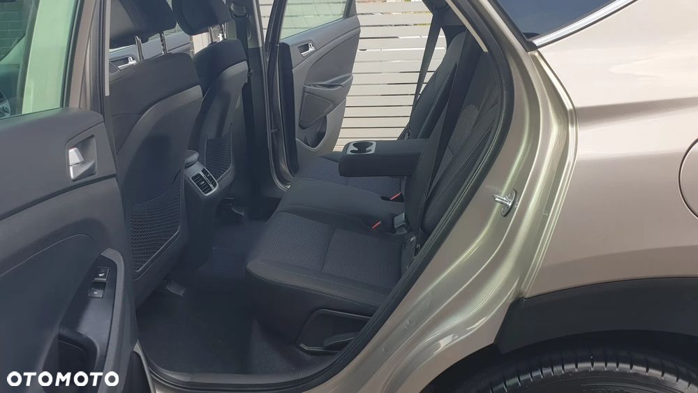 Hyundai Tucson blue 1.6 GDi 2WD Navi - 19