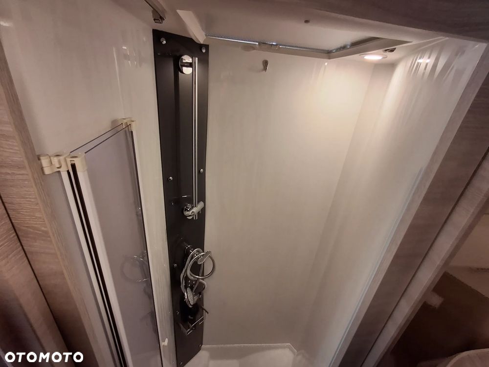 Rapido 8096dF S80 Ultimate Line Kamper 5 Osób Wersja Zimowa Podwójna Podłoga Klasa Premium Bogaty Oświetlenie Ambiente Euro 6 Felgi Aluminiowe - 20