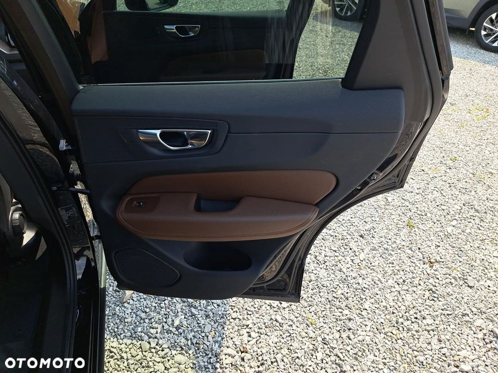 Volvo XC 60 D5 AWD Inscription - 17