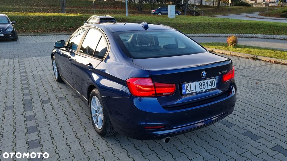 BMW Seria 3 318d Sport Line - 10