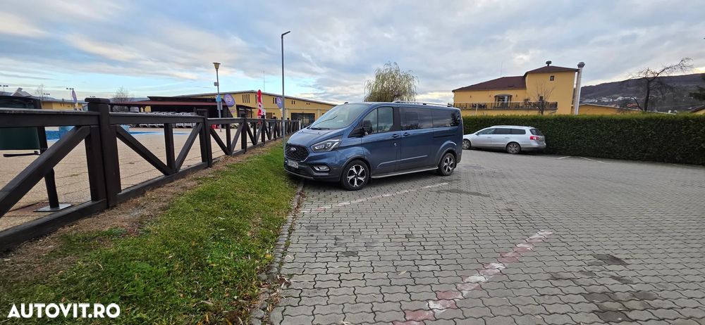Ford Tourneo Custom - 22