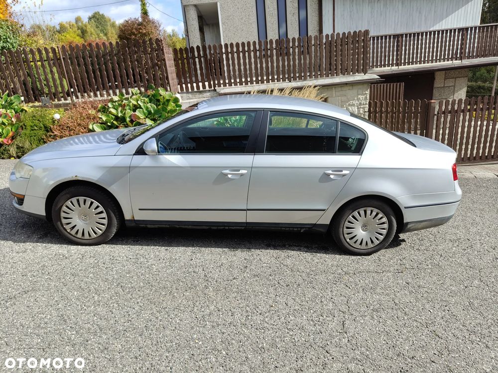 Volkswagen Passat 1.6 Trendline - 5