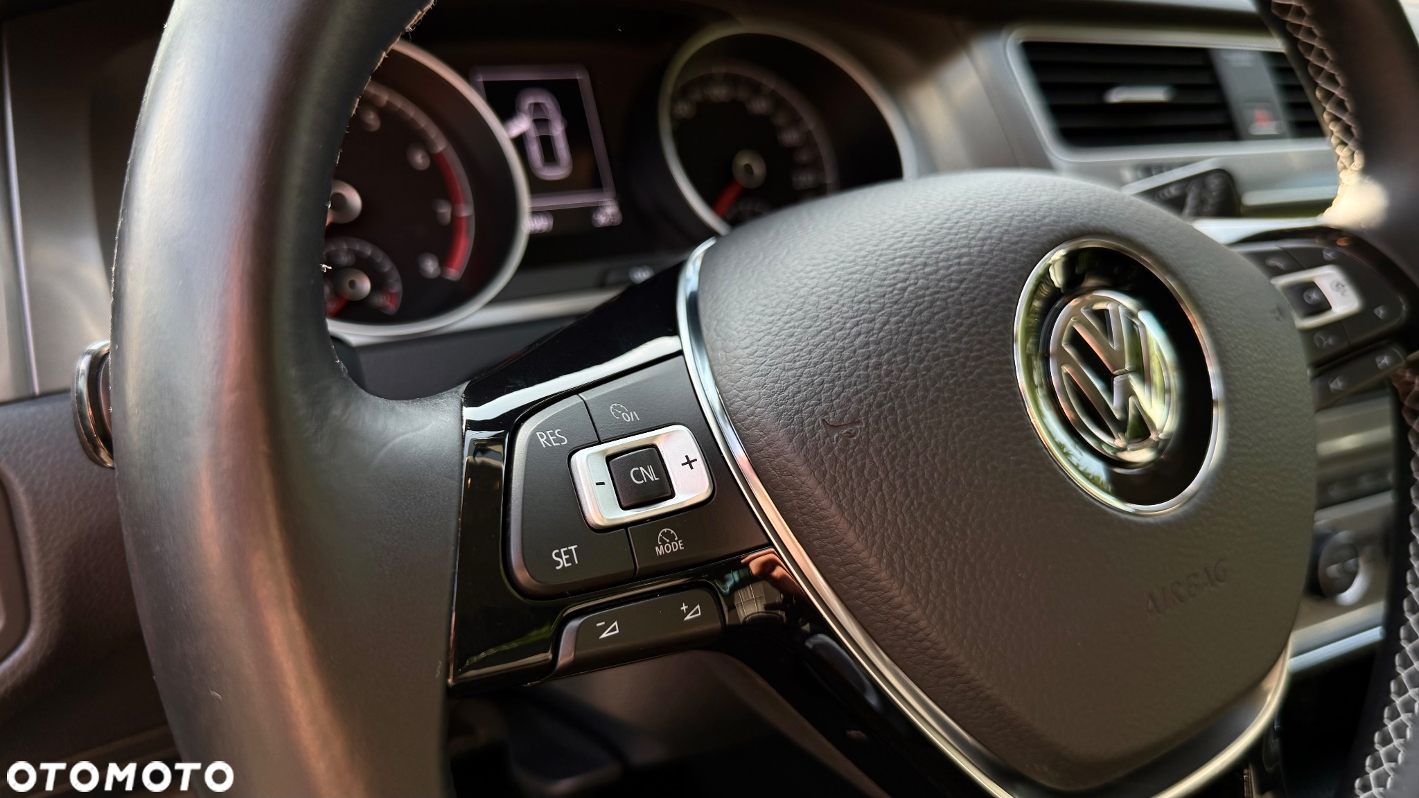 Volkswagen Golf 1.4 TSI ACT BlueMotion Technology Lounge - 29