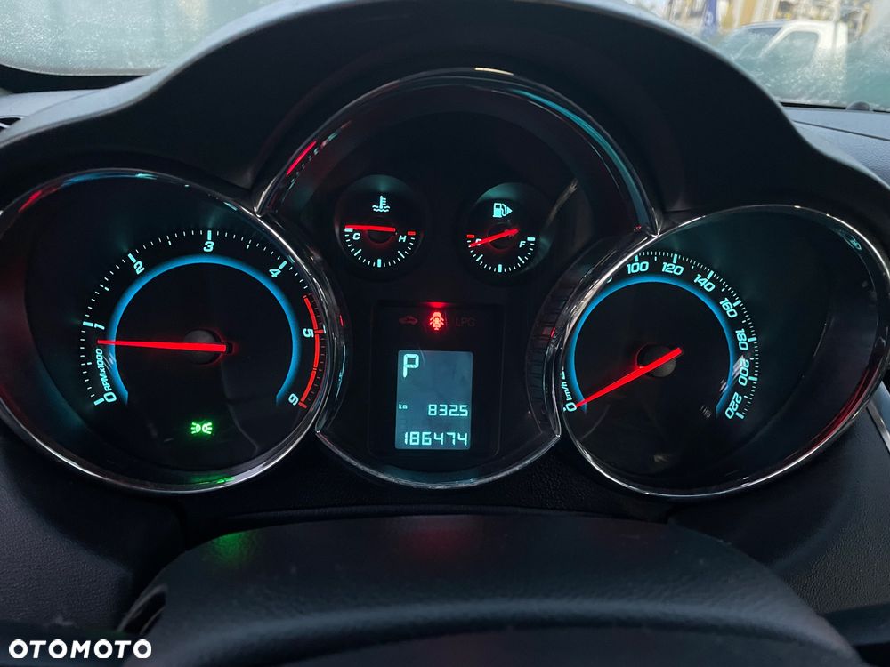 Chevrolet Cruze - 18