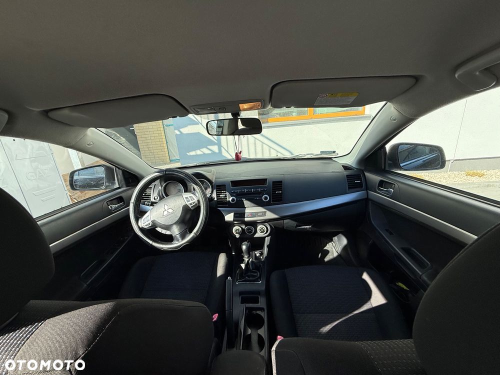 Mitsubishi Lancer - 8