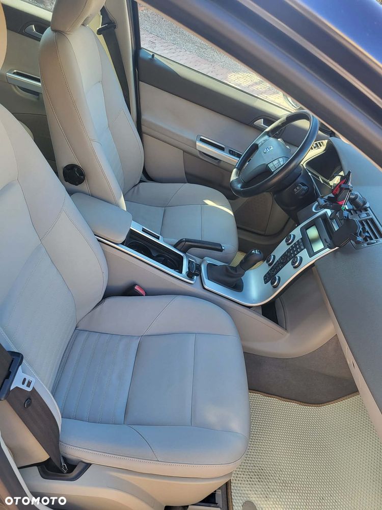 Volvo V50 D2 Momentum - 9