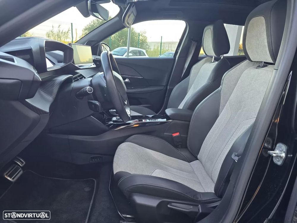 Peugeot e-2008 50 kWh GT - 7