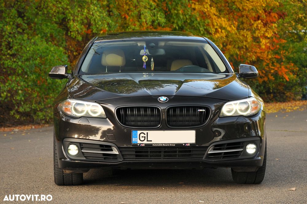 BMW Seria 5 525d xDrive - 31