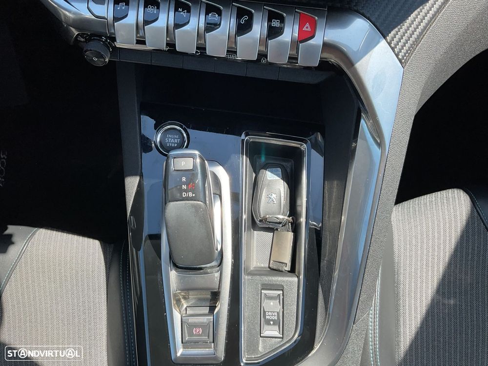 Peugeot 3008 1.6 Hybrid Allure e-EAT8 - 32
