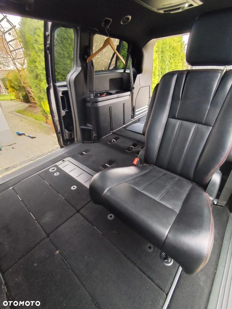 Dodge Grand Caravan 3.6 R/T - 16