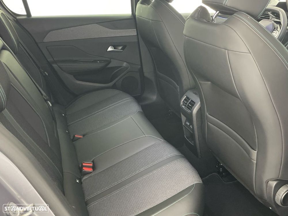 Peugeot 308 1.6 Hybrid Allure e-EAT8 - 23