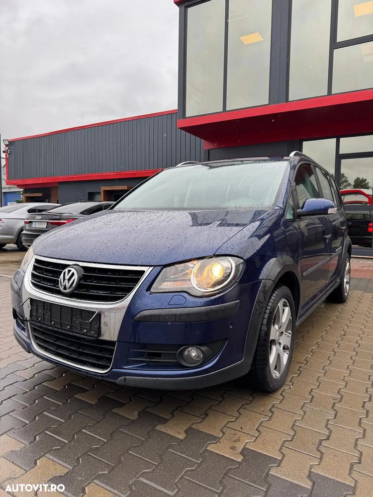 Volkswagen Touran 2.0 TDI DPF DSG Cross - 1