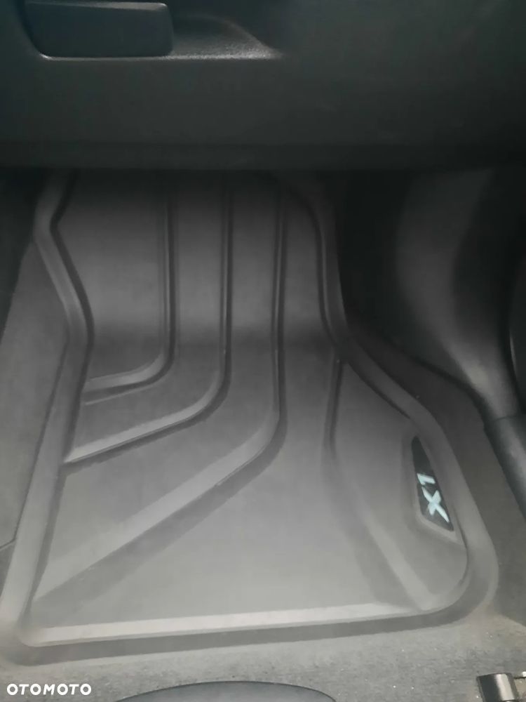 BMW X1 sDrive18d xLine - 22